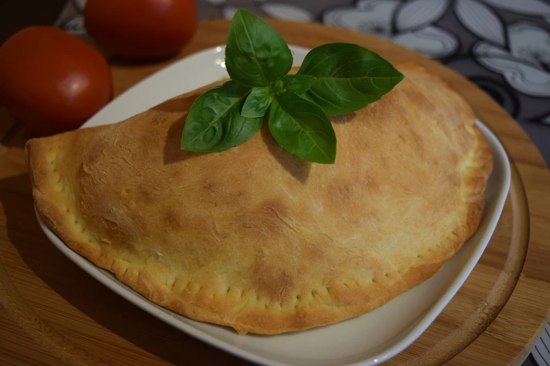 Calzone z mięsem mielonym
