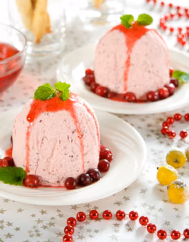 „Deser, który smakuje jak święta! Przepis na puszysty mus żurawinowy (Cranberry Soufflé)