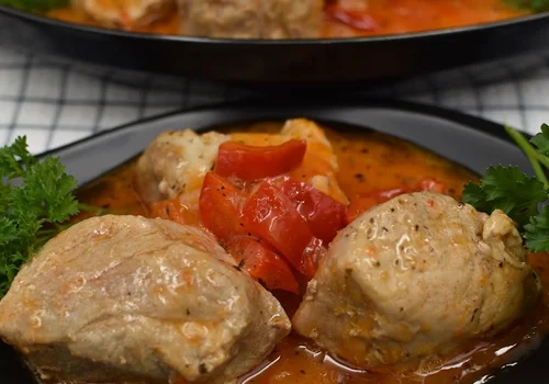 Polędwiczki w sosie paprykowym