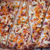 PIZZA Z DYNIĄ, GRUSZKĄ I BOCZKIEM