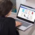 Znana sieciówka rezygnuje z sklepów stacjonarnych i przenosi się do Internetu!