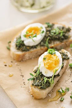 KANAPKI Z JAJKIEM I PESTO