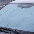 Tych rzeczy nie trzymaj w aucie podczas mrozu! To może być niebezpieczne