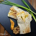 Tortilla z kapustą kiszoną i łososiem