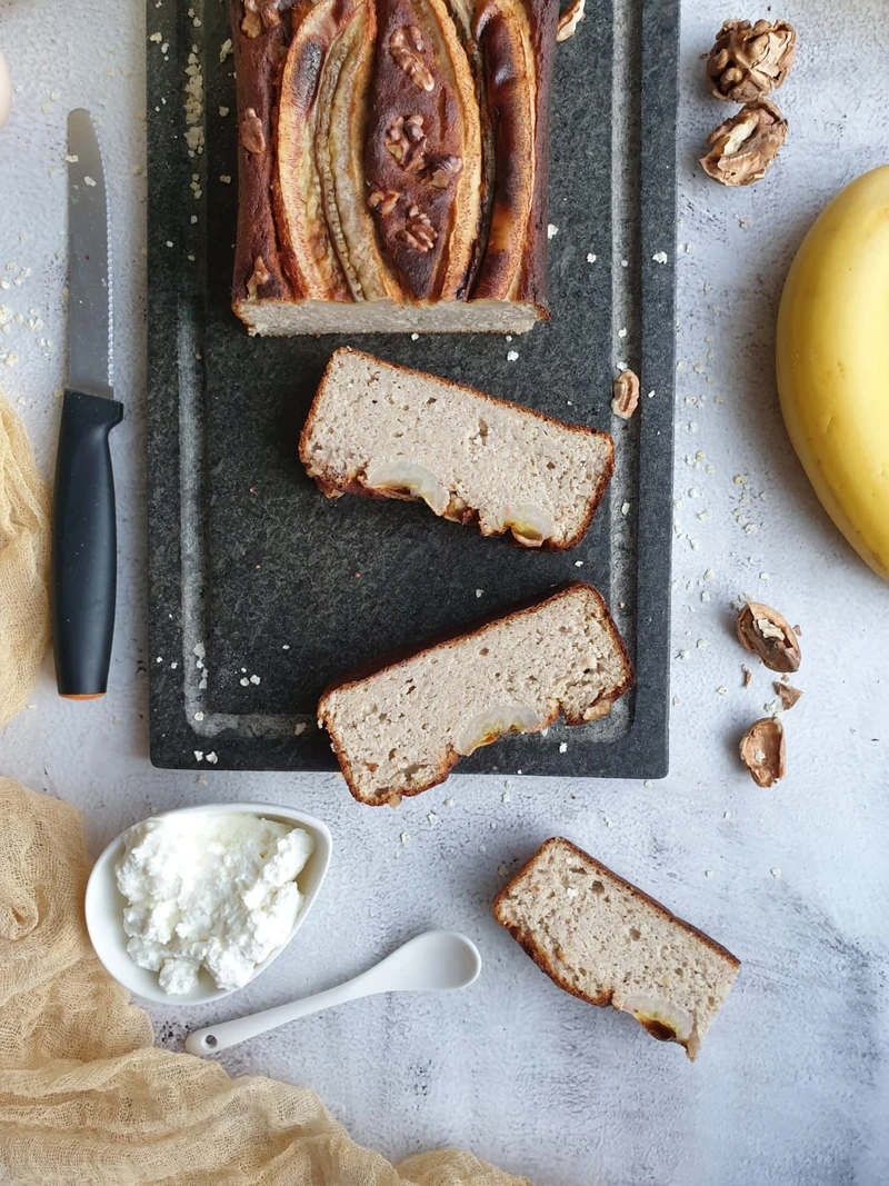 Chlebek bananowy, zdrowy deser bez dodatku cukru