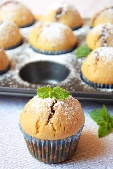 Jogurtowe muffiny z dżemem truskawkowym!