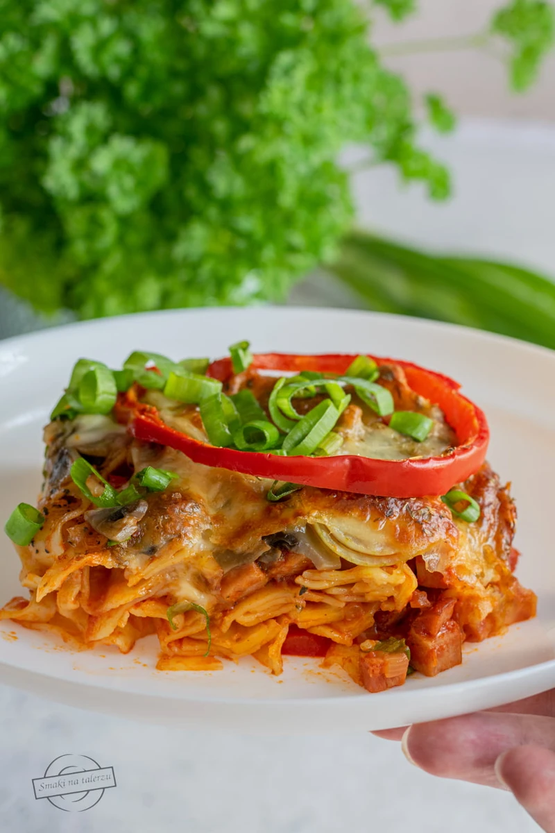 Zapiekanka makaronowa a’la pizza