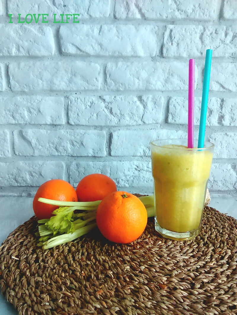 Smoothie z pomarańczą, selerem naciowym i jabłkiem