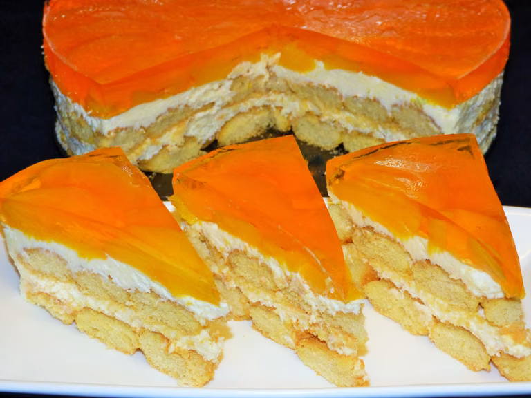 Ciasto na zimno z mascarpone i brzoskwiniami