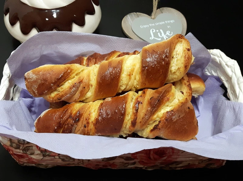 ŚWIDERKI DROŻDŻOWE Z SEREM
