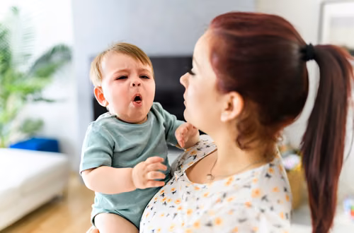 Krztusiec: fakty, mity i teorie spiskowe. Czy czarny kaszel naprawdę wraca?