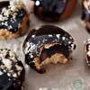 Pieczone pączki z kremem sezamowo-karobowym
