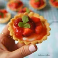 Tartaletki z budyniem i truskawkami