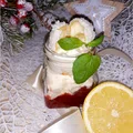 Cytrynowy deser z rafaello i truskawkową słodyczą