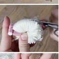 DIY- POMPONY!