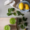 Zielone smoothie z gruszką, ogórkiem, szpinakiem i kiełkami