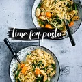 Makaron spaghetti ze szpinakiem, pomidorkami i serem feta