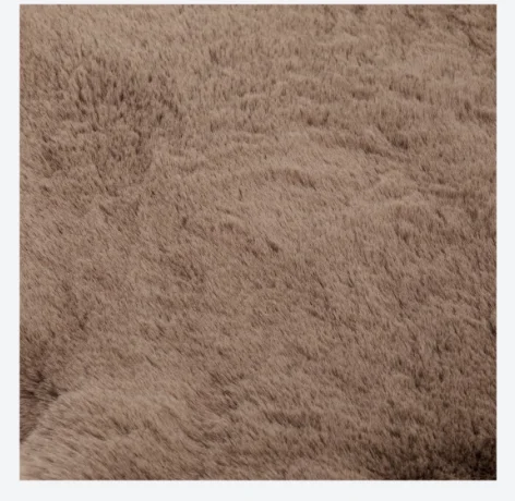 Zdjęcie Ten dywanik z Action za 39 zł zrobi boski efekt w pokoju! Nietypowy kształt, mięciutkie futerko, a czyszczenie to pestka #3