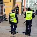 Wyszedłeś z domu, a policja chce dać Ci mandat? Prawnik radzi, co wtedy zrobić