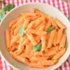 Sycylijska "Pasta del maresciallo" w kremowym sosie pomidorowym