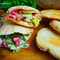 Pita z kurczakiem i warzywami