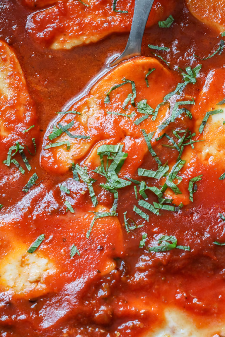 Halloumi w sosie pomidorowym (4 składniki)