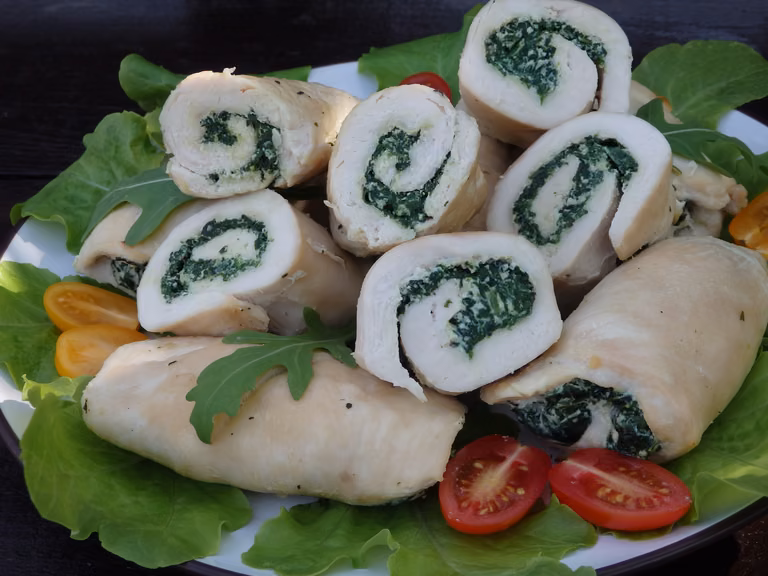 Roladki drobiowe ze szpinakiem i ricottą