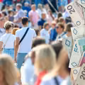 Dodatkowe 240 zł na kontach Polaków! Ponad 2,4 mln osób już dostało przelew