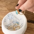Masz dużo biżuterii w domu? Wykorzystaj kulki SILICA GEL!