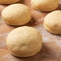 Zrób to podczas wyrabiania, a pączki wyjdą jak chmurki!