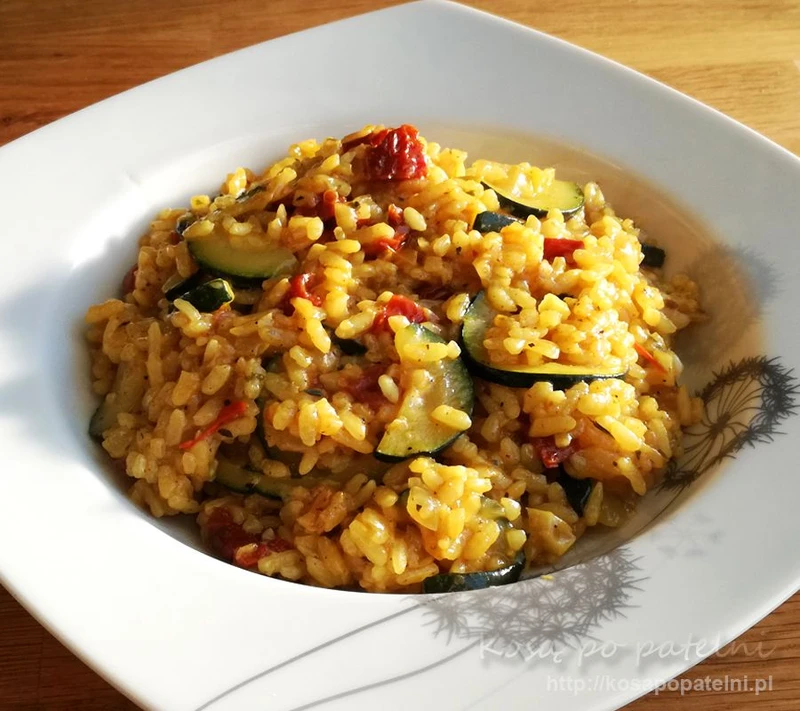 Risotto z cukinią i pomidorami
