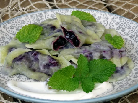 Pierogi z borówkami