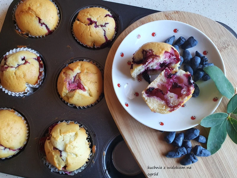Błyskawiczne muffinki z jagodą kamczacką.