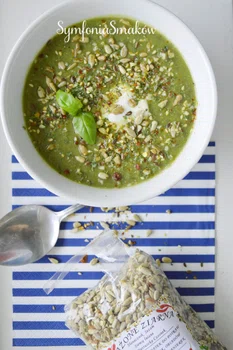 Przepyszna zupa krem z zielonej soczewicy i szpinaku.