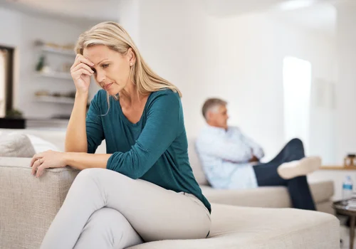 „Jesteśmy razem z przyzwyczajenia”. Coraz więcej takich związków!