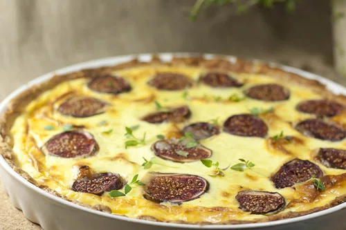 TARTA Z FIGAMI I KOZIM SEREM