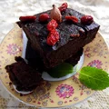Fit brownie bezglutenowe no.2 z awokado i jagodami goi