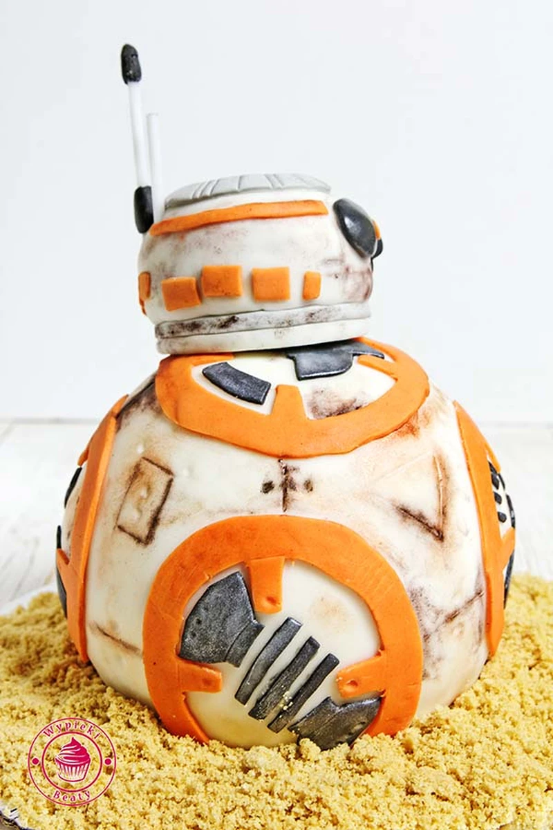 Czekoladowy tort BB8