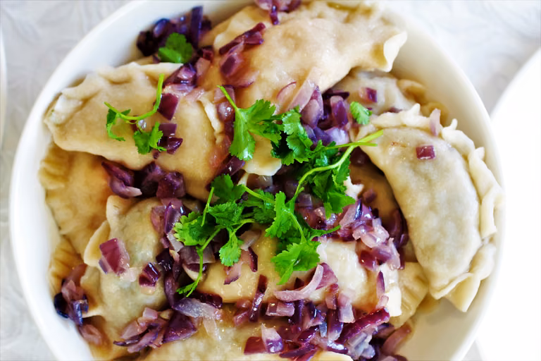 Pierogi z zieloną soczewicą i koperkiem i z nadzieniem z batatów i sera ricotta