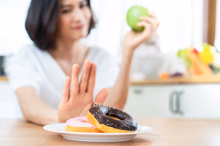 Powinniśmy jeść 300 kcal mniej niż zwykle? Dowiedz się dlaczego
