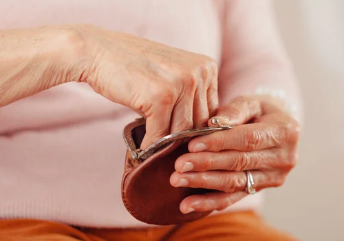 Emerytura tylko raz na kwartał? Rząd szykuje zmianę dla seniorów!