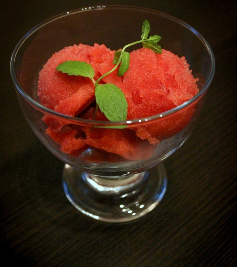 Orzeźwiający sorbet arbuzowy