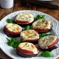 Bakłażan zapiekany z pomidorem i mozzarellą