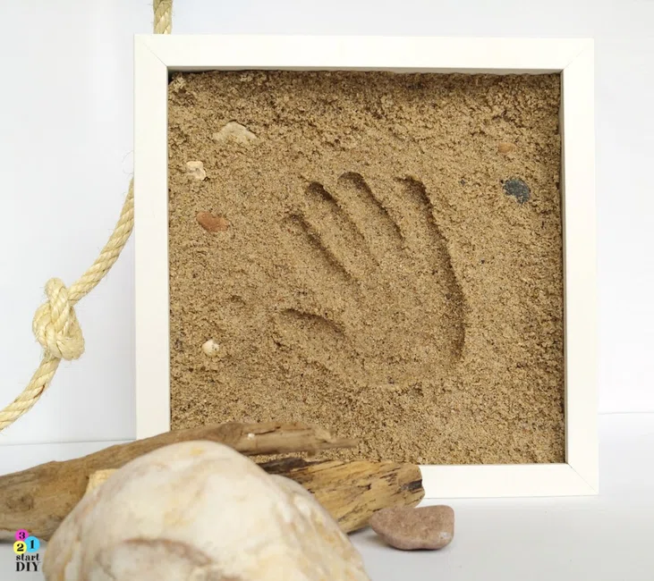 Odcisk dłoni – pamiątka znad morza w ramce 3d - DIY