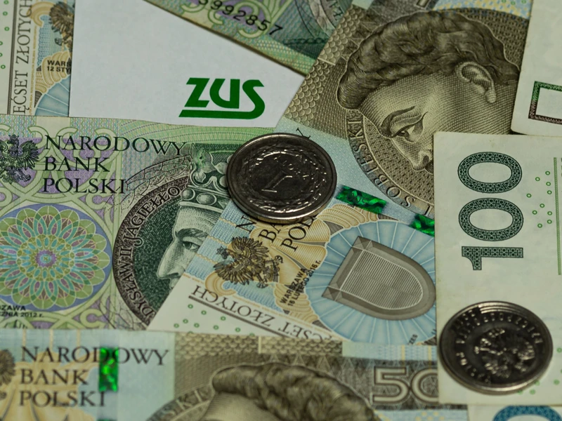 Jeszcze w marcu 1269 zł od ZUS! Od kwietnia stawki idą w górę: Wystarczy złożyć wniosek!