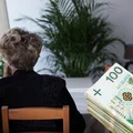 Nowe świadczenie dla seniorów? Nawet do 7635 zł miesięcznie! Kto dostanie pomoc?