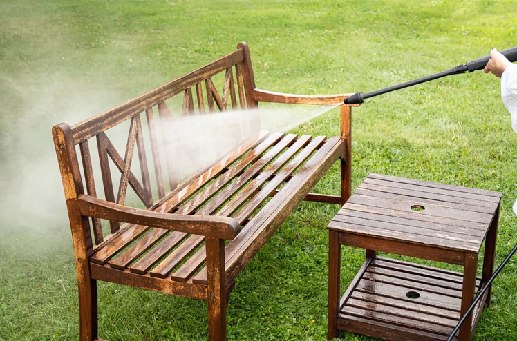 Zdjęcie Niezawodny sposób na czyste meble ogrodowe - Zrób to sam, szybko i tanio! #1