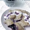 PEŁNOZIARNISTE PIEROGI Z JAGODAMI
