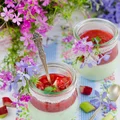 MIĘTOWA PANNA COTTA Z RABARBAREM
