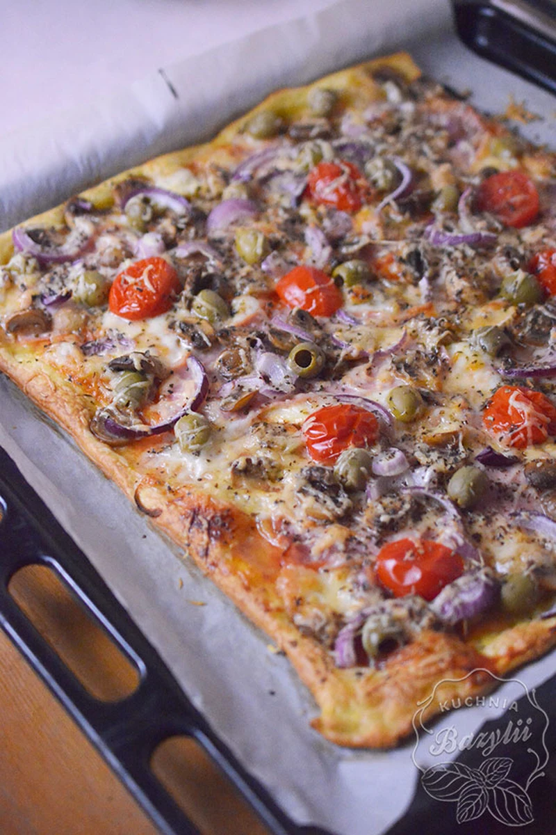 Pizza na cieście francuskim